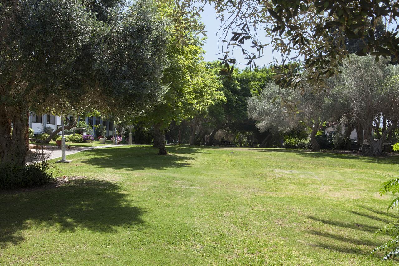 Eden Inn Zikhron Ya'akov Eksteriør bilde